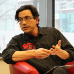 Duncan McCue, the Ryerson School of Journalism’s Rogers Visiting Journalist, discusses politics and Indigenous communities at Ryerson University on Feb. 13, 2017. Photo courtesy of Jasmine Bala.