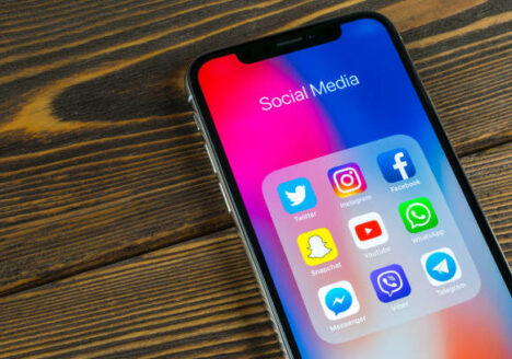 Encore sous le choc d’un syndrome post-traumatique, les journalistes ont laissé les lobbyistes contrôler le discours sur les finances des médias. Ça suffit.