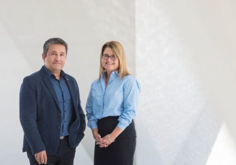 Alfred Hermida and Mary Lynn Young