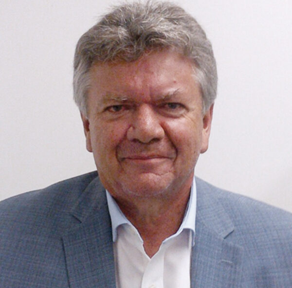 Paul Terrien, ancien journaliste du Droit d'Ottawa devenu rédacteur de discours pour le premier ministre canadien Stephen Harper est décédé, selon plusieurs ex-collègues de l’ex-reporter.