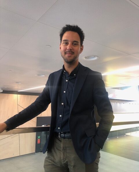 Le journaliste Sébastien Desrosiers de Radio-Canada est en communion avec Albert Camus pour qui « la profession de journaliste est une des plus belles que je connaisse. Un portrait de Antoine Char pour Projet J.